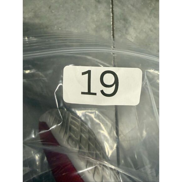 Nike Roshe Run Gym Red Athletic Running Shoes 599728-602 Women’s Size 8.5 (7Y) - Picture 9 of 9